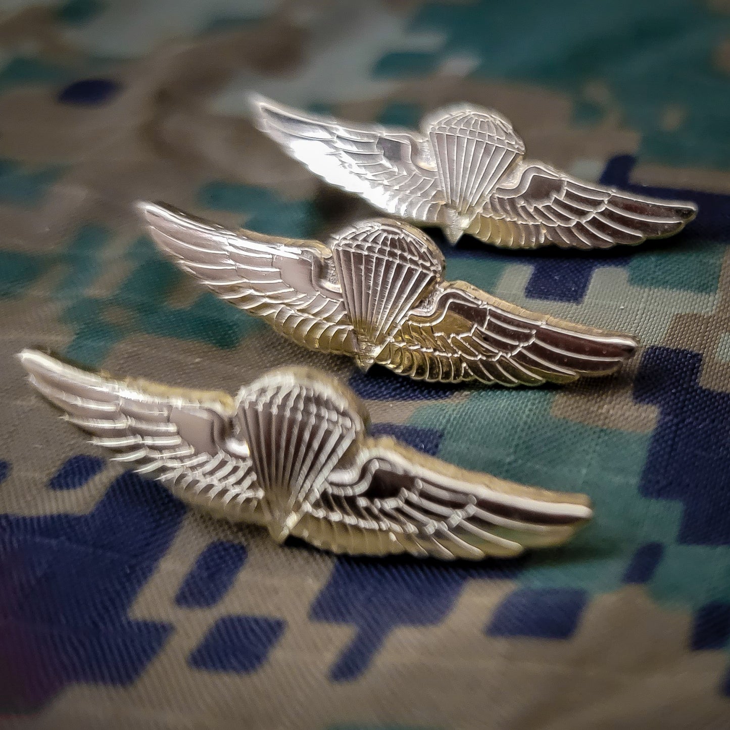 Gold Jump Wings Lapel Pin
